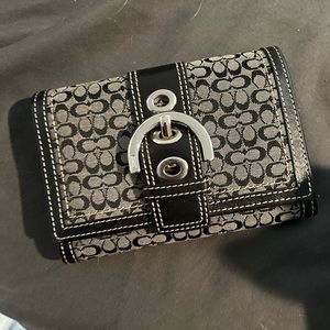 Signature print wallet